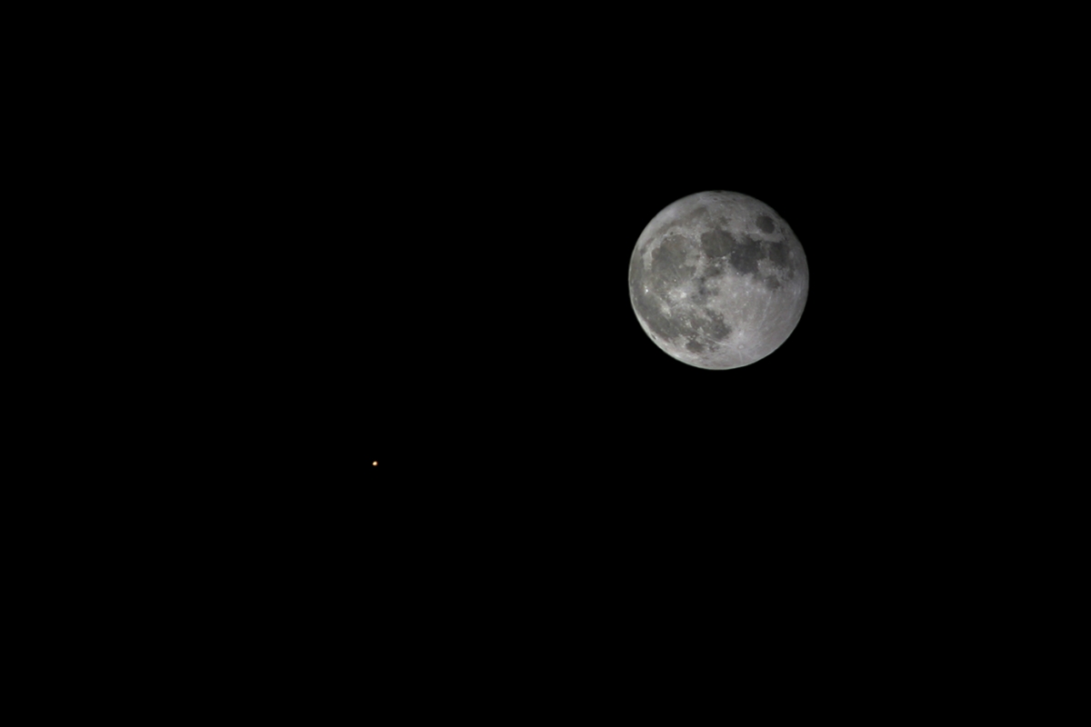 Full moon and Mars
